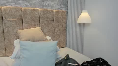 leilapons online show from October 4, 5:55 pm