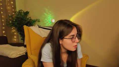 Snapshot of lekishaoderkirk chatting on October 2, 5:45 pm Luna online show from October 2, 5:45 pm