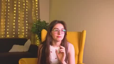 Snapshot of lekishaoderkirk chatting on October 23, 7:15 pm Luna online show from October 23, 7:15 pm