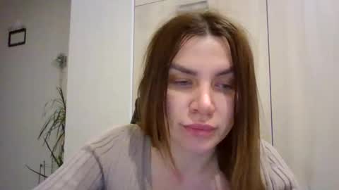 lena6122000 online show from April 6, 11:28 pm