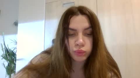 lena6122000 online show from November 26, 7:21 pm