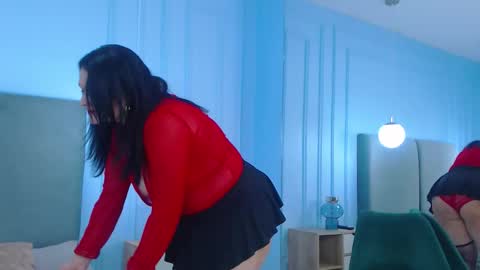 lenacorbet online show from November 5, 8:00 pm