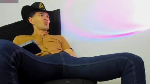 maximo frank online show from March 4, 6:54 am