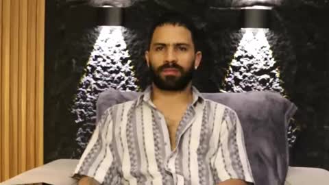 Leo  Diaz online show from December 19, 2:40 am