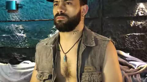 Leo  Diaz online show from November 21, 1:25 am