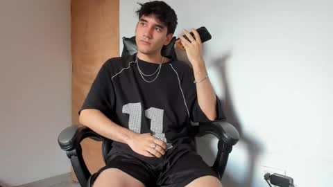 Snapshot of leo_jones389 chatting on September 26, 5:43 pm Leo Jones online show from September 26, 5:43 pm