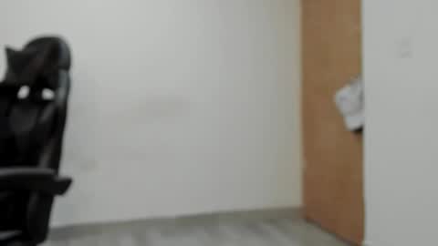 Snapshot of leo_jones389 chatting on February 16, 5:26 am Leo Jones online show from February 16, 5:26 am