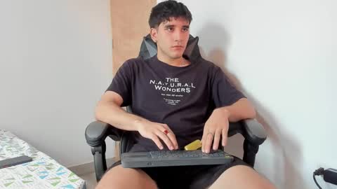 Snapshot of leo_jones389 chatting on January 2, 6:34 pm Leo Jones online show from January 2, 6:34 pm