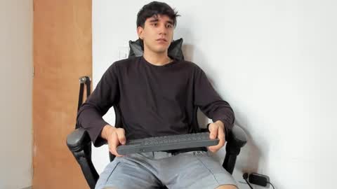 Snapshot of leo_jones389 chatting on September 25, 5:42 pm Leo Jones online show from September 25, 5:42 pm