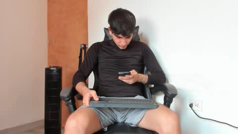 Leo Jones online show from November 26, 8:27 pm