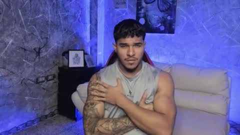 Leo independent model online show from November 20, 1:04 am