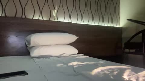 Leo Wolf online show from December 1, 6:06 pm