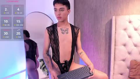 leohard_ online show from April 17, 12:07 pm