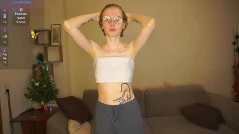 Hello Im Roxy Im just starting my journey here so lets get acquainted online show from April 12, 7:40 pm