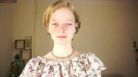 Hello Im Roxy Im just starting my journey here so lets get acquainted online show from March 29, 4:19 pm