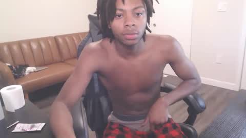 Snapshot of leomalonee chatting on February 23, 4:50 am LeoMalonee online show from February 23, 4:50 am