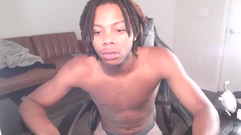 Snapshot of leomalonee chatting on January 24, 9:58 pm LeoMalonee online show from January 24, 9:58 pm