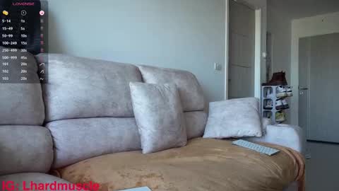 Leon online show from November 9, 2:59 am