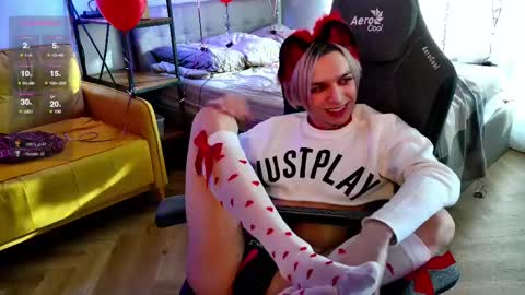 Leon online show from February 12, 11:18 am