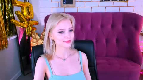 leonastone online show from September 19, 6:33 pm