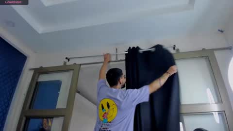 Snapshot of leondevereda_ chatting on February 13, 7:52 pm Len online show from February 13, 7:52 pm