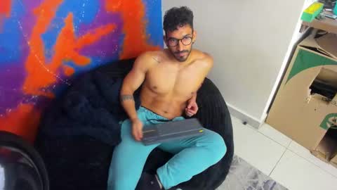 Snapshot of leondevereda_ chatting on October 18, 12:26 am Len online show from October 18, 12:26 am
