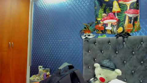 Snapshot of leondevereda_ chatting on March 12, 2:34 pm Len online show from March 12, 2:34 pm