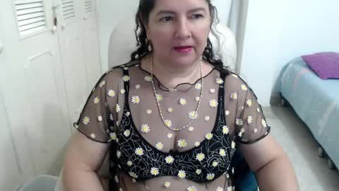 leonela   online show from April 11, 7:24 am