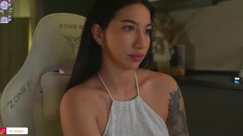 Leora online show from November 28, 5:20 pm