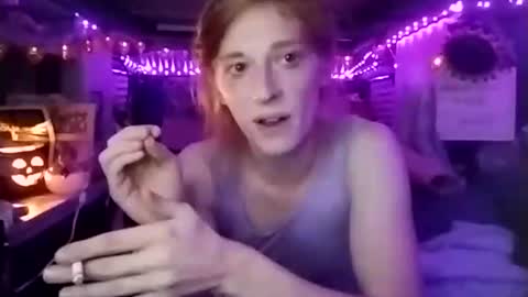 LesleyGumGrass- The Boring Trans girl online show from October 31, 10:54 pm
