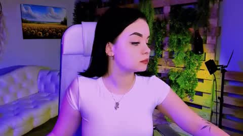 LeslieRowe online show from October 24, 5:03 pm