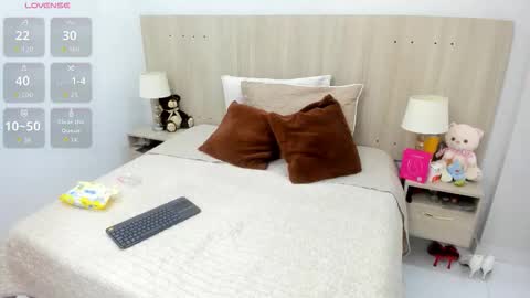 Lesly Santodomingo online show from February 5, 11:25 am