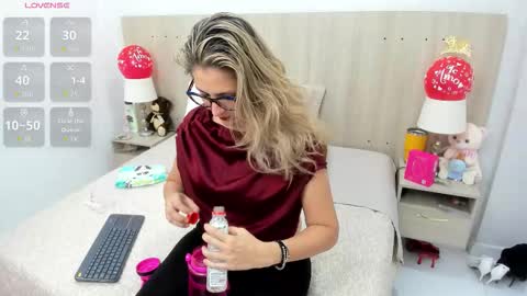 Lesly Santodomingo online show from February 20, 11:34 am