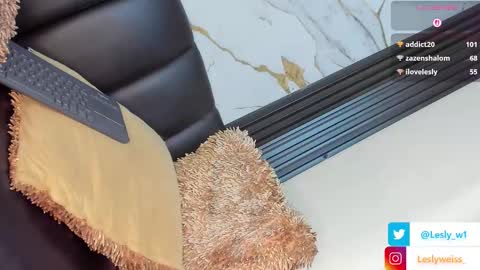 Snapshot of lesly_w chatting on October 3, 10:34 am I am here from Monday to Friday from 730 am to 130 pm Colombia time and saturday from 500 am to 1000 am .... Soon Blue page online show from October 3, 10:34 am