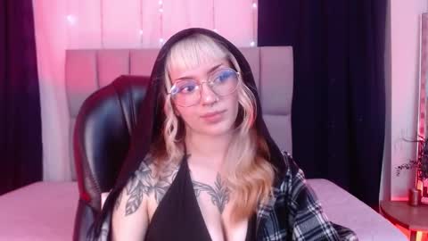 Less  online show from February 5, 2:59 pm