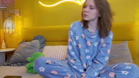 Lessy online show from January 19, 4:33 am