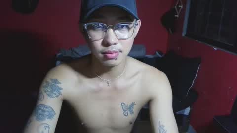 lesteryooo online show from March 31, 1:55 pm