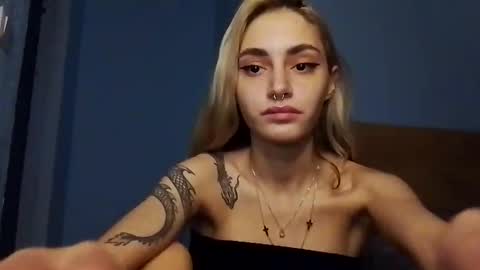 lesyawhite online show from November 19, 3:00 pm