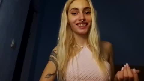 Snapshot of lesyawhite chatting on October 5, 8:38 pm lesyawhite online show from October 5, 8:38 pm