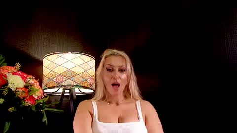 leticiareys online show from October 29, 7:03 pm