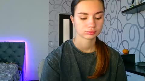 Emily online show from October 16, 6:13 am