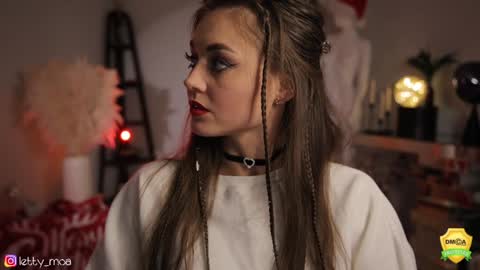 Letty Moa         - IG direct letty moa online show from December 21, 12:31 am