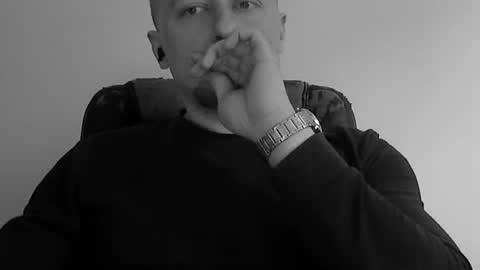 lev1ngston online show from April 8, 12:19 pm