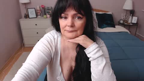 Mary online show from March 1, 1:18 pm