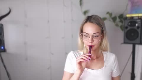 Lexie online show from January 7, 11:26 am