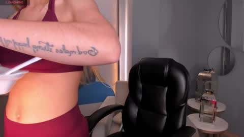 Lexie  online show from February 27, 7:39 pm