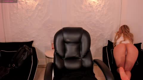 Lexie  online show from March 29, 5:03 pm