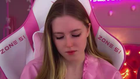 Lexi online show from December 15, 6:20 am