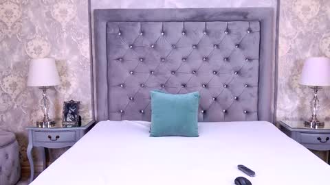 Lexi Riley online show from December 19, 7:04 am