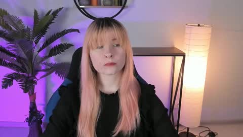 Snapshot of lexiwenford chatting on February 24, 5:54 am Lexi Wenford NO NUDE GODDESS online show from February 24, 5:54 am